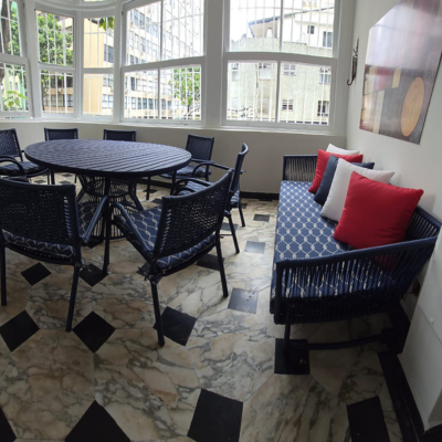 Mesas e Poltronas na Barra da Tijuca